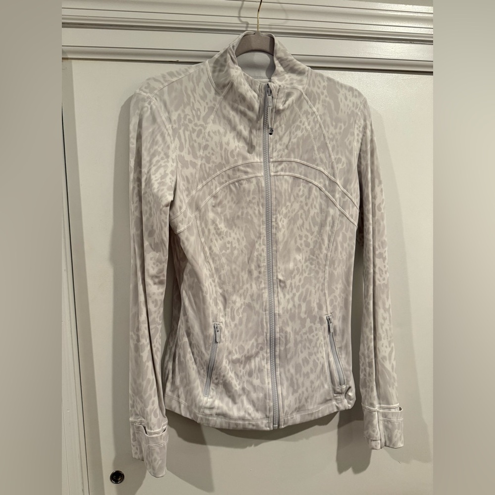 lululemon athletica Light Gray Animal Print Full-Zip Jacket - Picture 2 of 8